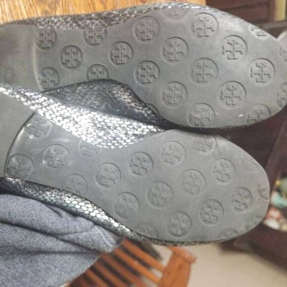 Tory Burch Minnie snakeskin flats - Picture 2 of 5